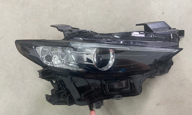MAZDA BCJH51030K Фара правая в наличии Харьков
