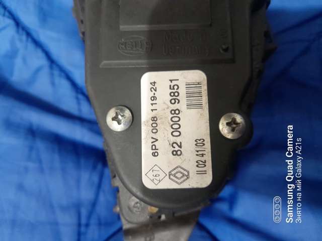 Датчик положения педали акселератора (газа) 8200089851 RENAULT