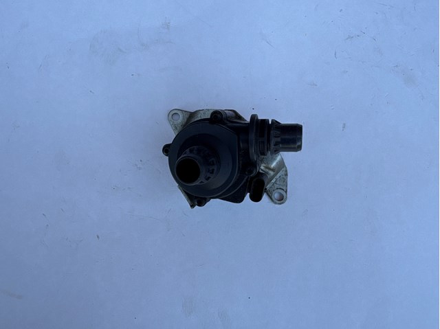 Водяной насос охлаждения электрический дополнительный 11538511748 BMW