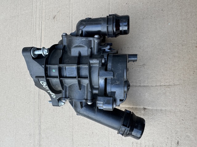 Корпус термостата в сборе 11539468426 BMW