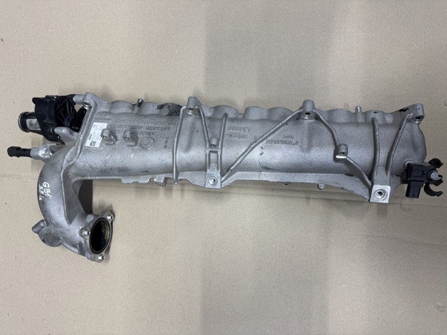 Впускной коллектор 11618575696 BMW