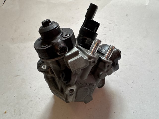 Насос топливный высокого давления (ТНВД) 13518597823 BMW