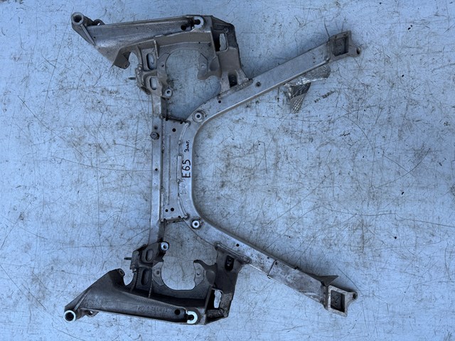 Подрамник передней подвески 31116782457 BMW