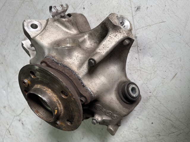 33307857065 BMW Цапфа задняя левая купить в Хмельницкий
