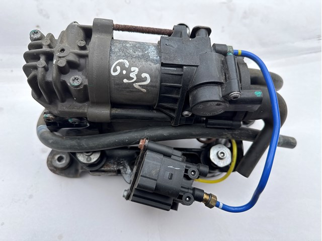 Компрессор пневмоподвески 37206886722 BMW