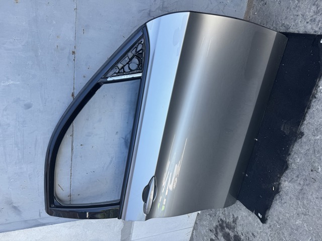Пассажирская передняя дверь 41517386742 BMW