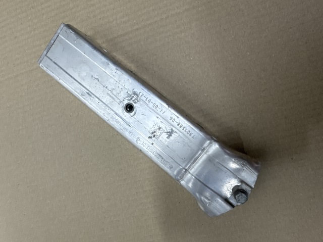 Кронштейн усилителя переднего бампера 51117301588 BMW