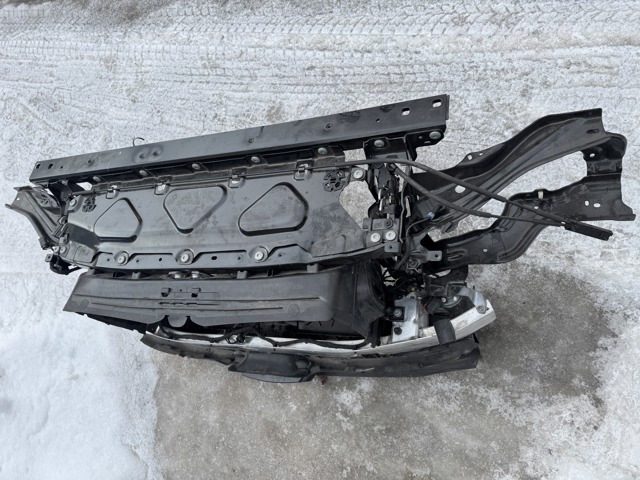 Усилитель переднего бампера  51117421600 BMW