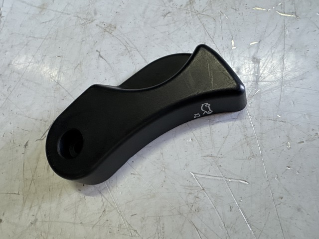 Рычаг открывания капота 51237309606 BMW