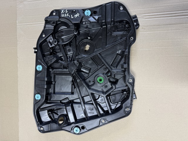 Стеклоподъемник передней левой двери 51335A620E7 BMW