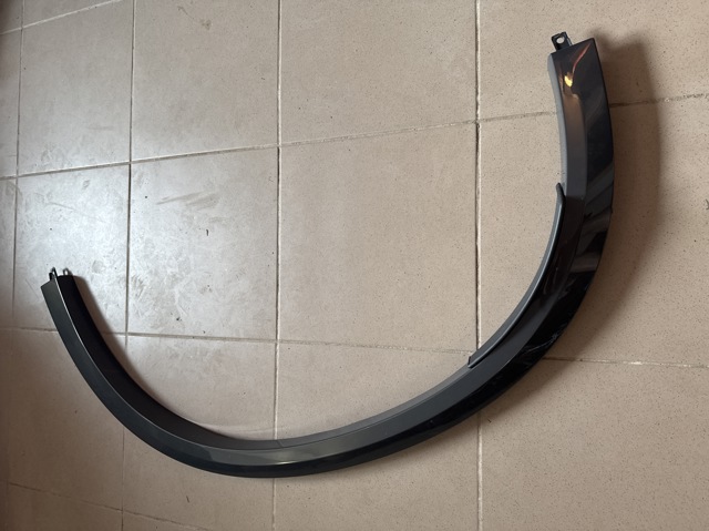 Молдинг арки колеса заднего, правый 51778099122 BMW