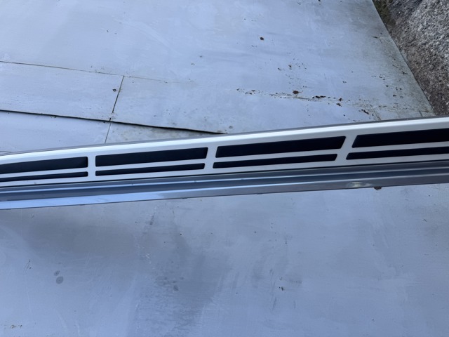 BMW 51779478332 Накладка (молдинг) порога наружная правая в наличии Хмельницкий