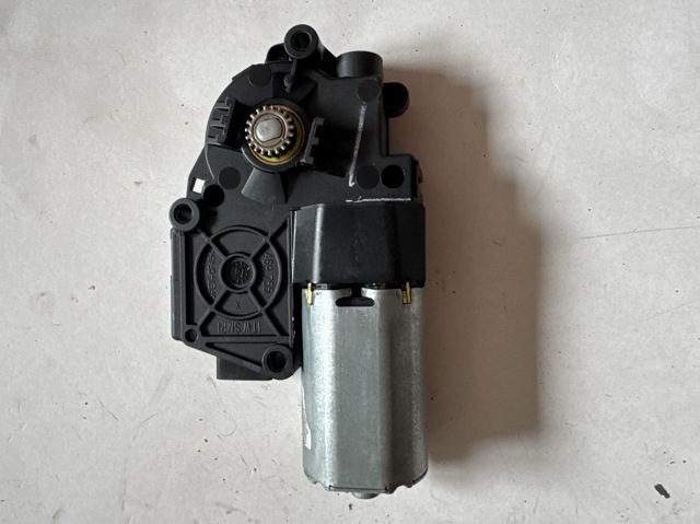 54102993883 BMW Мотор привода люка купить в Кривой Рог