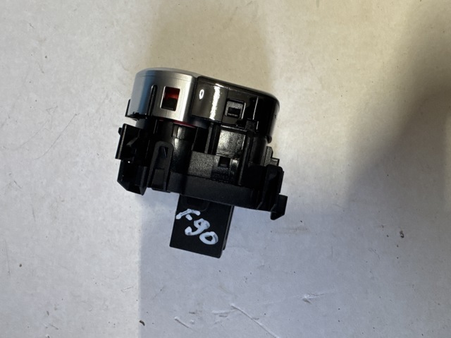 BMW 61318074017 Кнопка старт-стоп в наличии Сумы