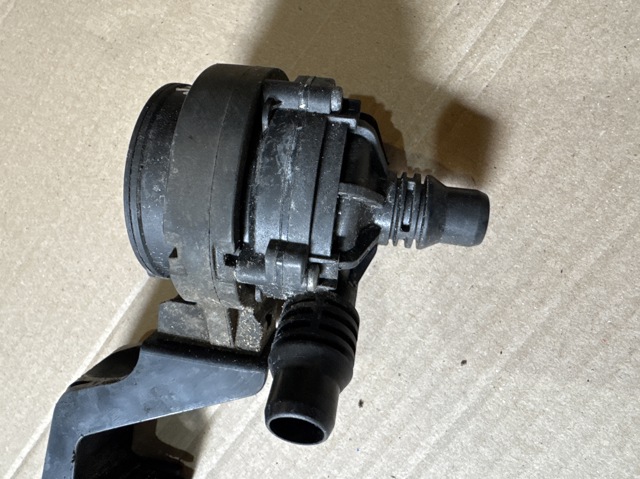 64116834923 BMW Помпа водяная (насос) охлаждения, дополнительный электрический купить в Ровно