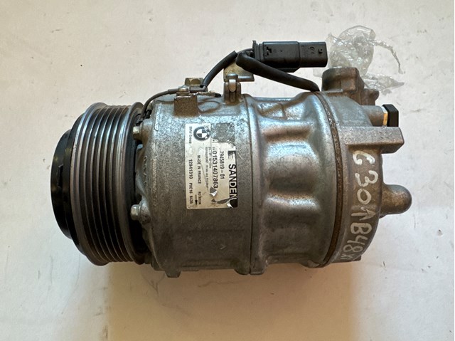 Компрессор хладагента 64527945819 BMW