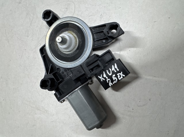 Мотор стеклоподъемника двери передней, правой 67625A75082 BMW