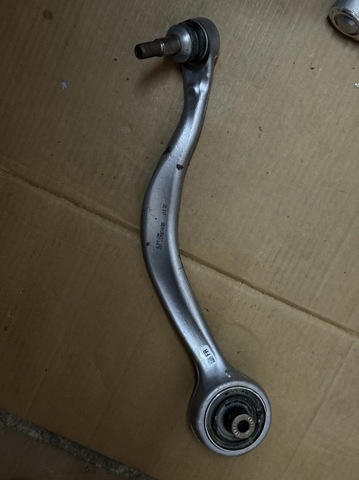 Передний нижний рычаг 31108093822 BMW