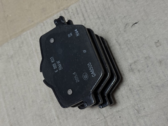 Задние тормозные колодки 34206888835 BMW