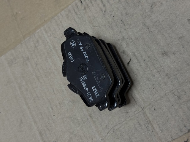 Задние дисковые колодки 34216788183 BMW