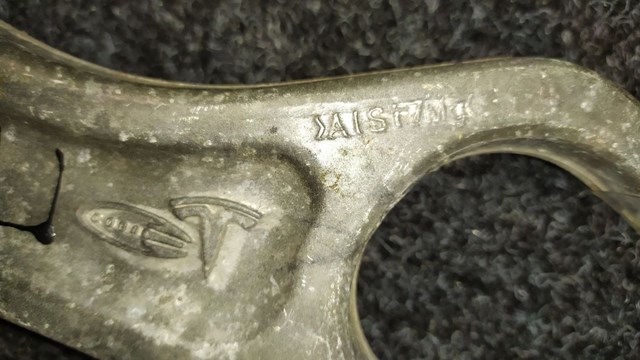 Tesla Model 103060900D в наличии Ровно