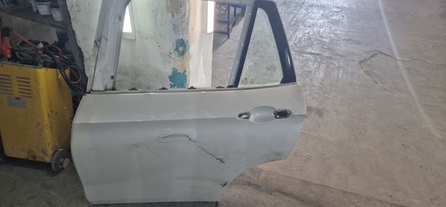 Задняя левая дверь 41009628743 BMW