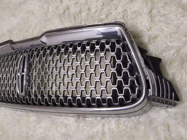 HP5Z8200AA FORD Решетка радиатора купить в Киев