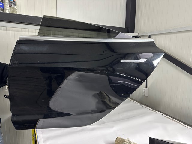 Tesla Model 1081441E0C Дверь задняя левая в наличии Ужгород