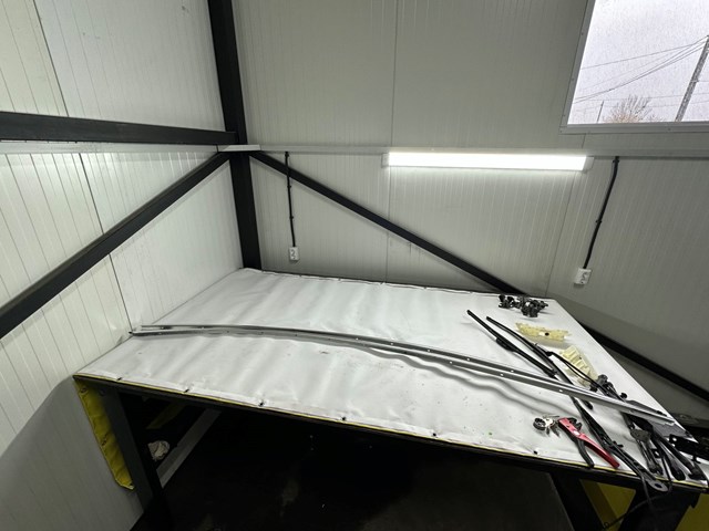 Накладка крыши правая 108352000D Tesla Model