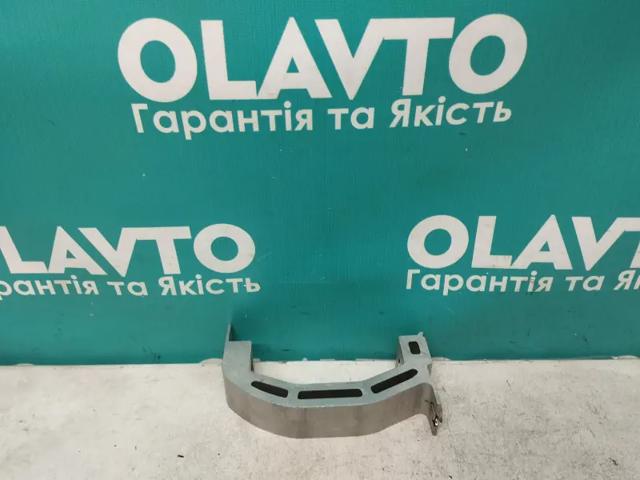 VOLVO 31681596 Кронштейн передней балки в наличии Хмельницкий