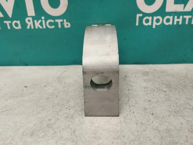 31681596 VOLVO Кронштейн передней балки купить в Украина