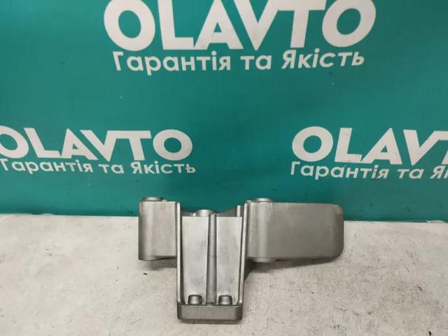 31686306 VOLVO Кронштейн подушки (опоры) двигателя правой купить в Черновцы