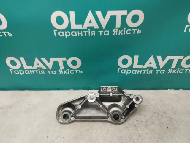 VOLVO 31686306 Кронштейн подушки (опоры) двигателя правой в наличии Ирпень