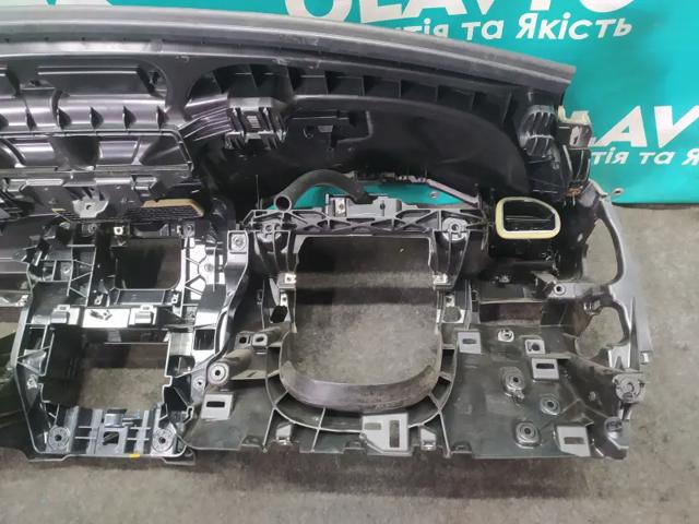31688646 VOLVO Решетка вентиляции салона на "торпедо" правая купить в Харьков