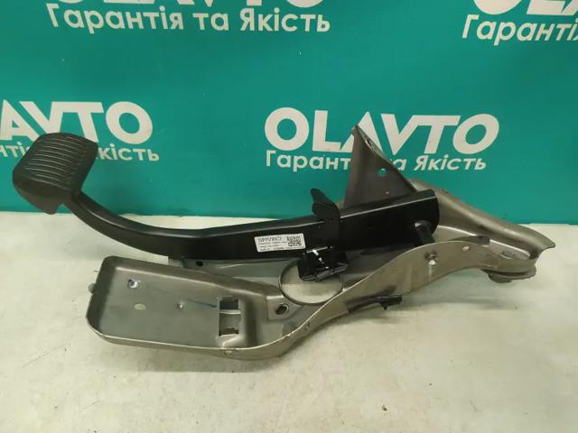 VOLVO 32264200 Педаль тормоза в наличии Одесса