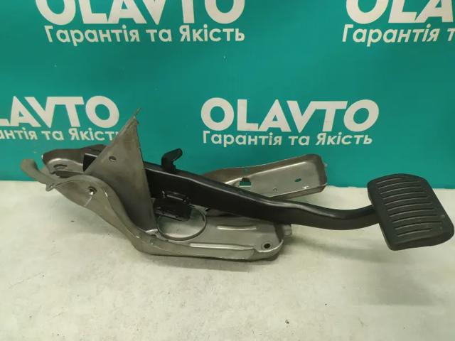 32264200 VOLVO Педаль тормоза купить в Днепр