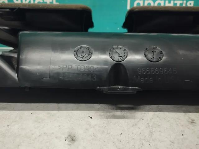 42504643 GM Воздуховод (распределитель воздуха под "торпедо") центральный купить в Одесса