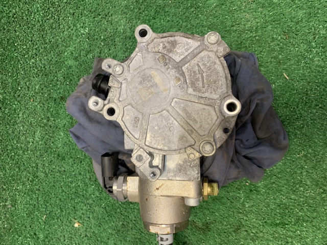VAG 06L145100P Вакуумный насос в наличии Каменское