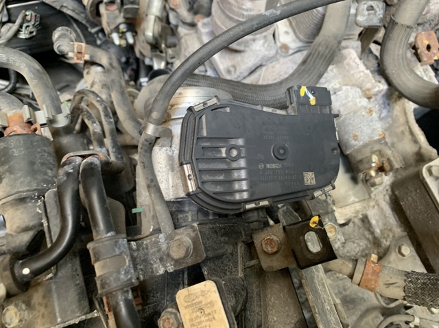 Дроссельная заслонка 351002T000 HYUNDAI