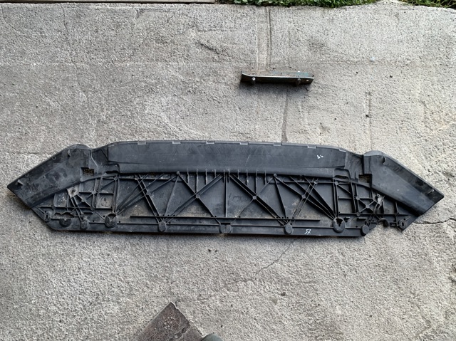 8W0807611A Защита бампера переднего купить Черкассы