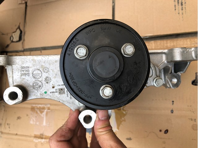 BMW 11518575624 Помпа в наличии Полтава