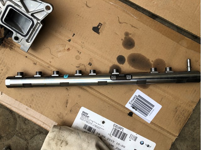 7805423 BMW Распределитель топлива (рампа) купить в Павлоград