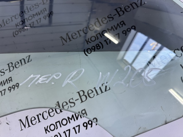 MERCEDES A2057254000 Стекло двери передней правой в наличии Черновцы