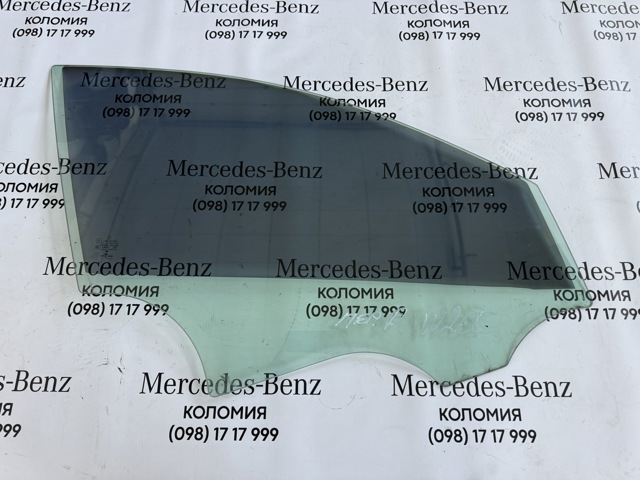Стекло передней двери, правой A2057254000 MERCEDES