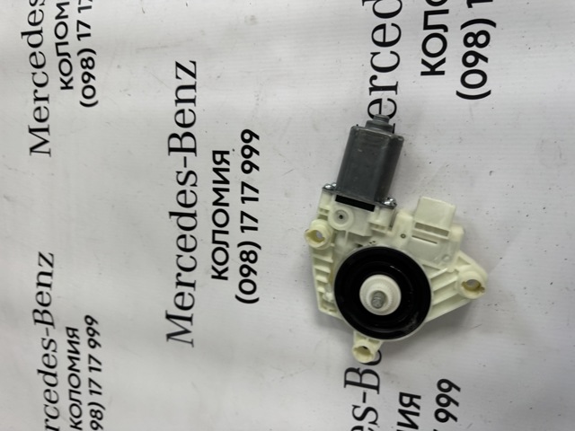 MERCEDES A2139069501 Мотор стеклоподъемника двери передней правой в наличии Черкассы