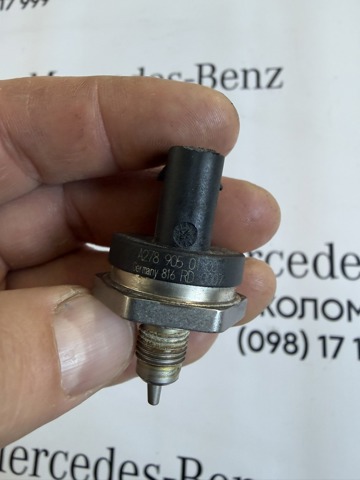 A2789050100 Датчик давления топлива купить Киев