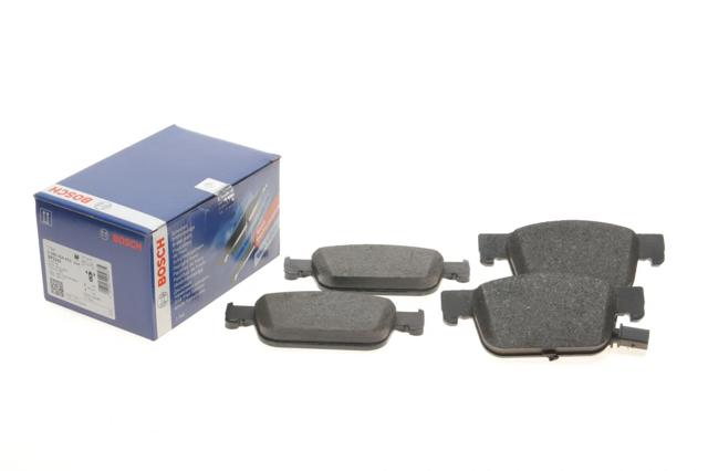 BOSCH 0986424433 Передние тормозные колодки в наличии Черновцы