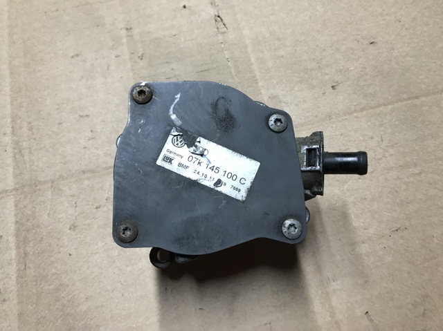VAG 07K145100C Вакуумный насос в наличии Львов