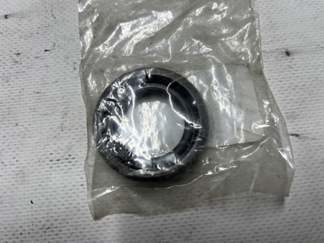 132766J90A NISSAN Прокладка свечного колодца купить в Днепр