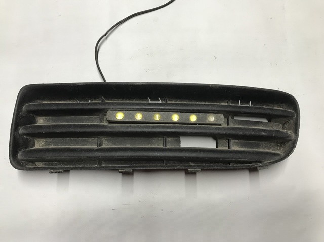 Решетка переднего бампера левая 1U0807367B VAG